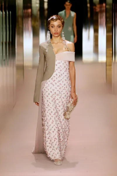 Look 11